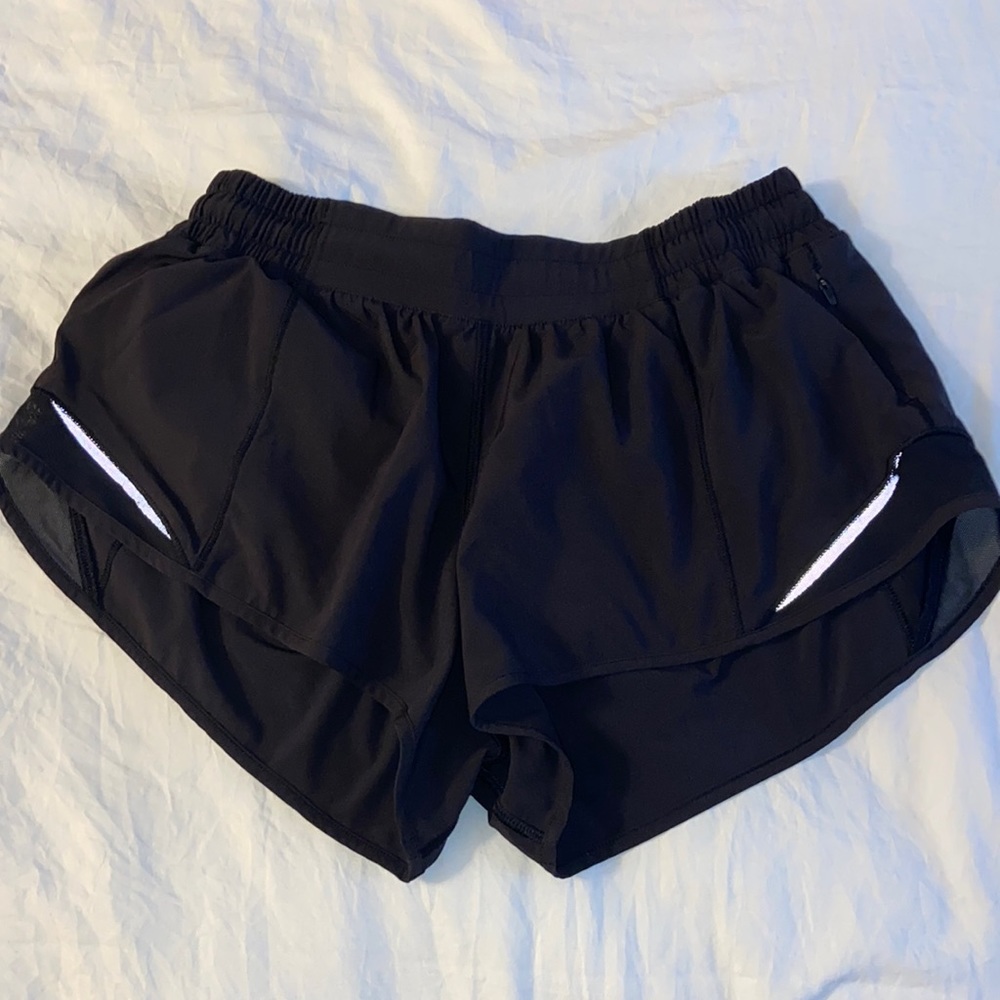 Lululemon Hotty Hot 2.5 Black Shorts, Size 8